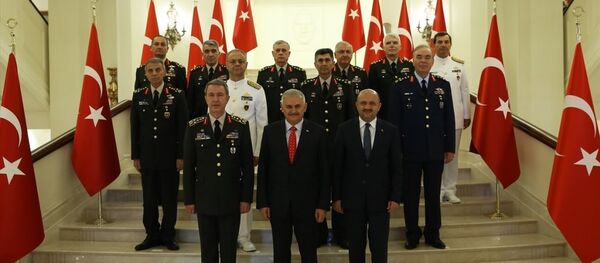 Yüksek Askeri Şura (YAŞ) Başbakan Binali Yıldırım başkanlığında Çankaya Köşkü'nde toplandı. Yüksek Askeri Şura (YAŞ) Başbakan Binali Yıldırım başkanlığında Çankaya Köşkü'nde toplandı. - Sputnik Türkiye