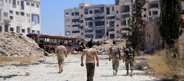 Beni Zeyd girişinde devriye gezen Suriye ordusu askerleri. - Sputnik Türkiye