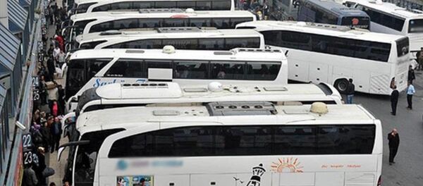 Büyük İstanbul Otogarı'nın ismi, Fethullahçı Terör Örgütü'nün (FETÖ) darbe girişiminde hayatını kaybedenlerin hatırasına ‘İstanbul 15 Temmuz Demokrasi Otogarı’ olarak değiştirildi. - Sputnik Türkiye