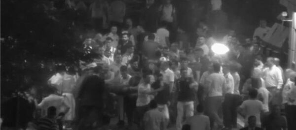 sabiha-gokcen-havalimaninda-tankta-intihar-eden-astsubaya-vatandaslarin-yardimi-guvenlik-kamerasinda - Sputnik Türkiye