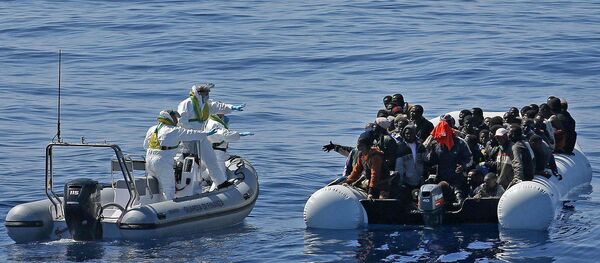 Akdeniz'de kurtarılan sığınmacılar - Sputnik Türkiye