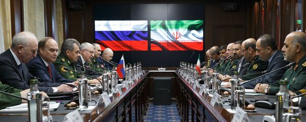 Rusya Savunma Bakanı Sergey Şoygu ve İran Savunma Bakanı Hüseyin Dehkan - Sputnik Türkiye