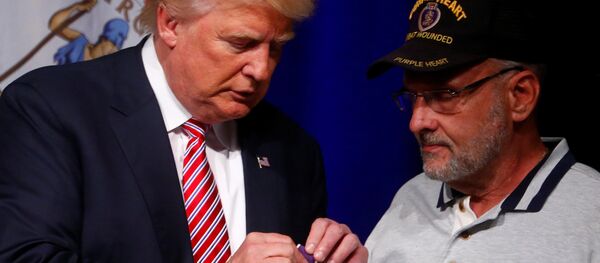 Donald Trump - Mor Kalp - Sputnik Türkiye