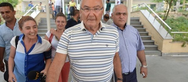 Eski CHP Genel Başkanı ve Antalya Milletvekili Deniz Baykal - Sputnik Türkiye