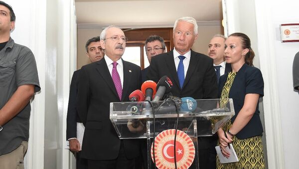 Avrupa Konseyi Genel Sekreteri Thorbjorn Jagland, beraberindeki heyetle birlikte CHP Genel Başkanı Kemal Kılıçdaroğlu'nu TBMM'deki makamında ziyaret etti. - Sputnik Türkiye