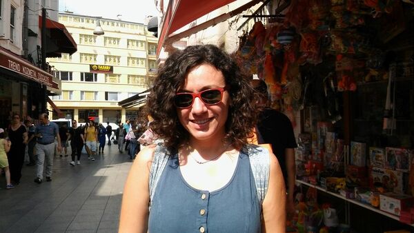 Doktora öğrencisi Başak Şamlıoglu, idam cezasının kaldırılmasıyla bir ilerleme kaydedildiğini belirtiyor. - Sputnik Türkiye