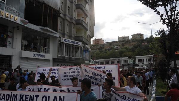 Hakkarililer sokağa döküldü:  Referandum talep ediyoruz - Sputnik Türkiye