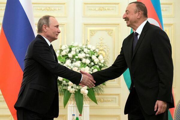 Rusya Devlet Başkanı Vladimir Putin ve Azerbaycan Cumhurbaşkanı İlham Aliyev - Sputnik Türkiye