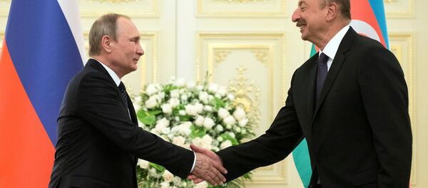 Rusya Devlet Başkanı Vladimir Putin ve Azerbaycan Cumhurbaşkanı İlham Aliyev - Sputnik Türkiye