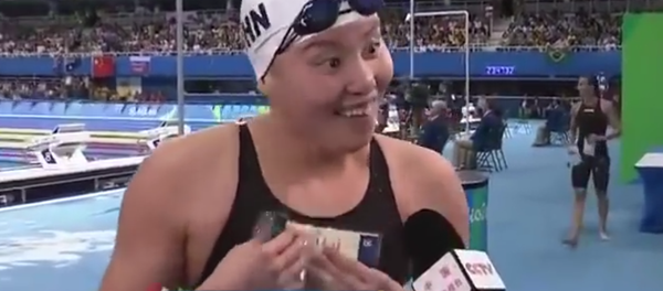 Çinli yüzücü kendi rekoruna inanamadı - Sputnik Türkiye