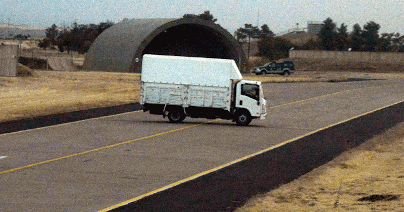 Diyarbakır 8’inci Ana Jet Üssü’ndeki izinsiz kalkışlara kamyonlu önlem - Sputnik Türkiye