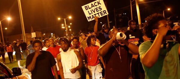 ABD'nin Wisconsin eyaletine bağlı Milwaukee kentindeki polis şiddeti protesto edildi - Sputnik Türkiye