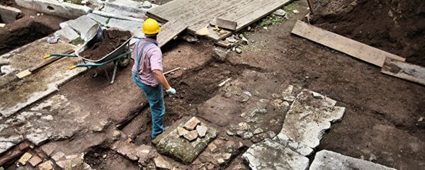 Kazakistan’da piramit benzeri mezar - Sputnik Türkiye