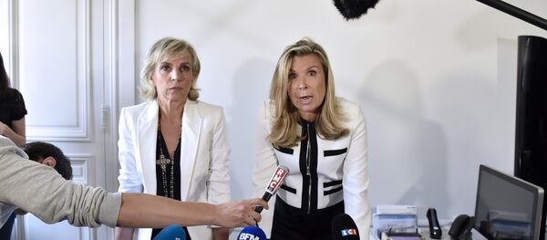 Jacqueline Sauvage’ın avukatları Nathalie Tomasini ve Janine Bonaggiunta - Sputnik Türkiye