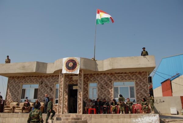 Sputnik'e konuşan Şengal Kaymakamı Mıhemed Xelil, IŞİD'in Şengal çevresindeki Peşmerge mevzilerine saldırdığını, yapılan karşı saldırıda 100 IŞİD'linin öldürüldüğünü söyledi. - Sputnik Türkiye