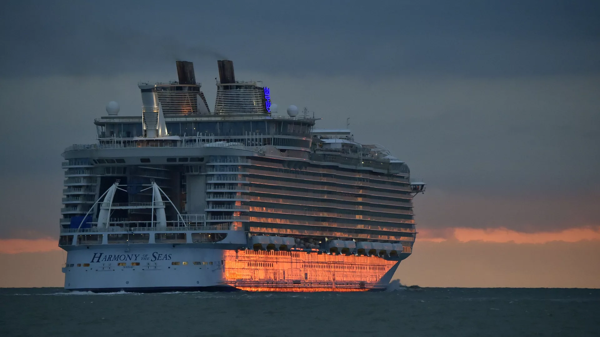 Dünyanın en büyük yolcu gemisi 'Harmony of the Seas'