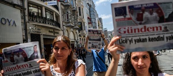 Özgür Gündem - Sputnik Türkiye