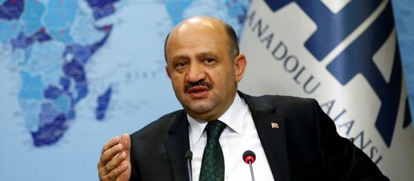 Milli Savunma Bakanı Fikri Işık - Sputnik Türkiye