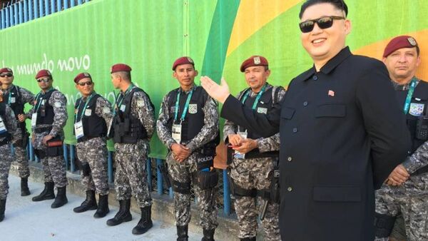 Kuzey Kore lideri Kim Jong-un’a benzeyen izleyici, Rio Olimpiyatları’nda. - Sputnik Türkiye