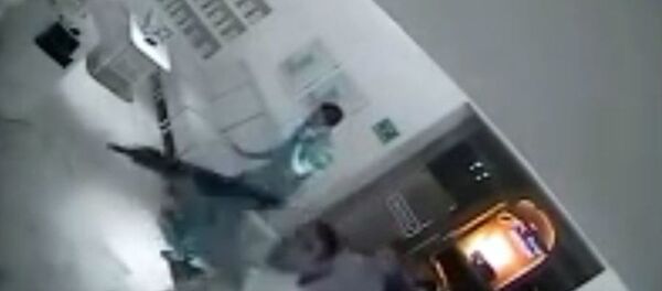 Bücür'ün oğlunu kaçıranların güvenlik kamerası görüntüleri internete sızdı Bücür'ün oğlunu kaçıranların güvenlik kamerası görüntüleri internete sızdı - Sputnik Türkiye