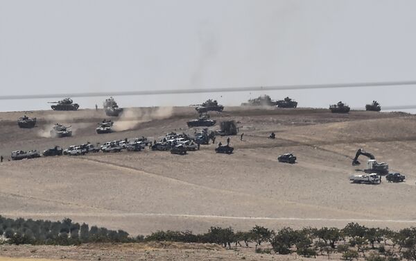 Türkiye-Suriye sınırına 3 km mesafedeki Keklice IŞİD'in elinden alındı. Türkiye-Suriye sınırına 3 km mesafedeki Keklice IŞİD'in elinden alındı. - Sputnik Türkiye