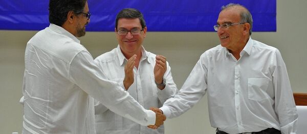 FARC ile Kolombiya hükümeti arasında barış anlaşması  imzalandı - Sputnik Türkiye