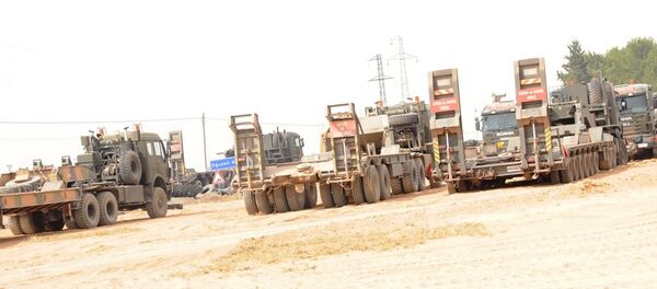 Cerablus'a askeri sevkiyat bu sabah da devam etti. - Sputnik Türkiye