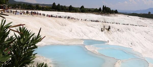 Rus turist sayısının eylül ayından itibaren yeniden artışa geçmesi bekleniyor. - Sputnik Türkiye