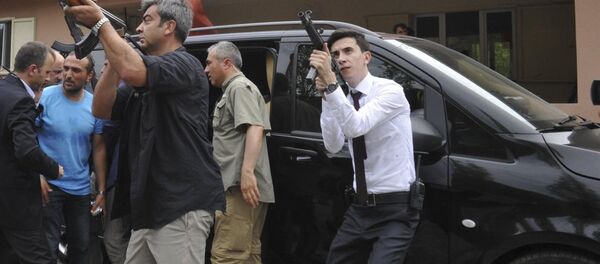 CHP lideri Kılıçdaroğlu'nun saldırı sonrası soğukkanlılığını koruması dikkat çekti. - Sputnik Türkiye