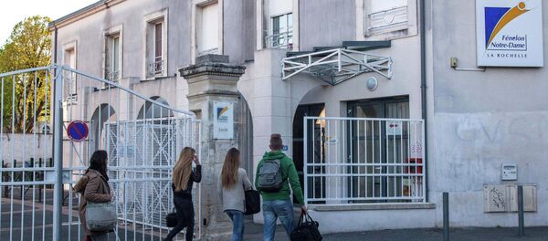 Fransa'nın batısındaki La Rochelle ketinde bulunan Fenelon-Notre Dame lisesi - Sputnik Türkiye