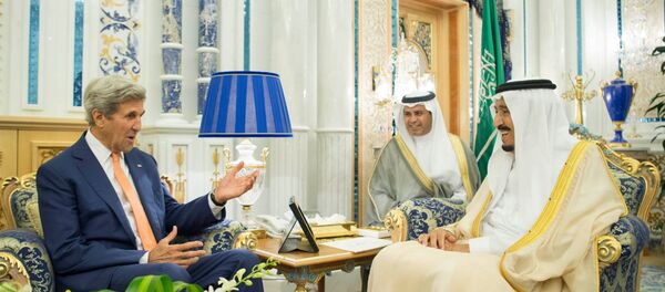 ABD Dışişleri Bakanı John Kerry, Suudi Arabistan'ın Cidde kentinde Kral Selman bin Abdulaziz ile görüştü - Sputnik Türkiye
