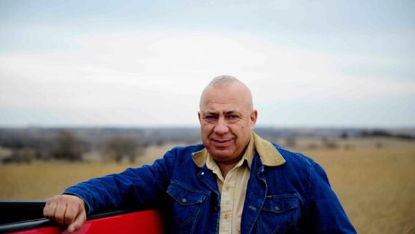 Nebraska'daki seçim kampanyasını at sırtında gerçekleştirecek olan Tom Brewer. - Sputnik Türkiye