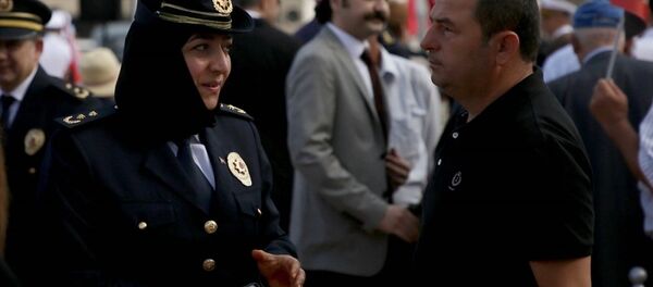 başörtülü polis - Sputnik Türkiye