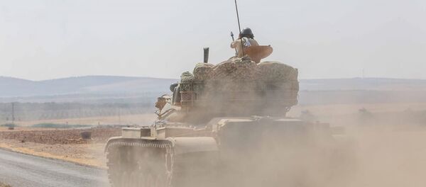 Cerablus kent merkezinde yaşam normale döndü, kentte mayın temizliği son aşamaya geldi ve siviller artık kent merkezinde rahatlıkla gezebiliyor. - Sputnik Türkiye