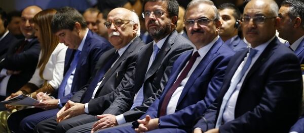 Türkiye-Rusya Medya Forumu, Ekonomi Bakanı Nihat Zeybekçi, Kültür ve Turizm Bakanı Nabi Avcı'nın da katılımıyla Antalya'da bir otelde başladı. - Sputnik Türkiye