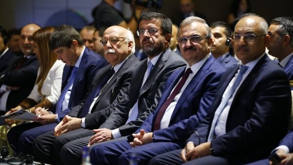 Türkiye-Rusya Medya Forumu, Ekonomi Bakanı Nihat Zeybekçi, Kültür ve Turizm Bakanı Nabi Avcı'nın da katılımıyla Antalya'da bir otelde başladı. - Sputnik Türkiye