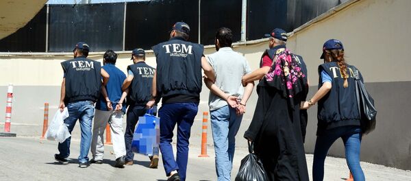 Aranan 3 IŞİD'li terörist, eylem hazırlığında yakalandı - Sputnik Türkiye