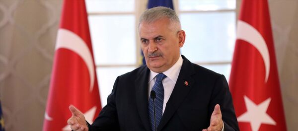 Başbakan Binali Yıldırım, Avrupa Parlamentosu Başkanı Martin Schulz ile Çankaya Köşkünde gerçekleştirdiği görüşmenin ardından ortak basın toplantısı düzenledi. - Sputnik Türkiye