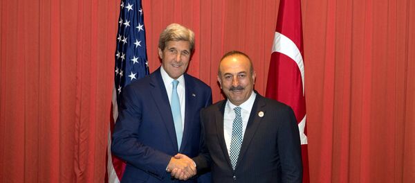 ABD Dışişleri Bakanı John Kerry- Türkiye Dışişleri Bakanı Mevlüt Çavuşoğlu - Sputnik Türkiye