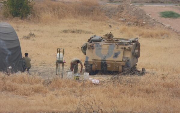 Türk askerleri dinlenirken objektiflere böyle yansıdı. - Sputnik Türkiye