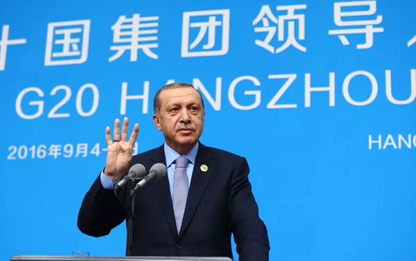 Cumhurbaşkanı Recep Tayyip Erdoğan, G20 Liderler Zirvesi için bulunduğu Çin'in Hangzhou kentinde basın toplantısı düzenledi. Cumhurbaşkanı Recep Tayyip Erdoğan, G20 Liderler Zirvesi için bulunduğu Çin'in Hangzhou kentinde basın toplantısı düzenledi. - Sputnik Türkiye