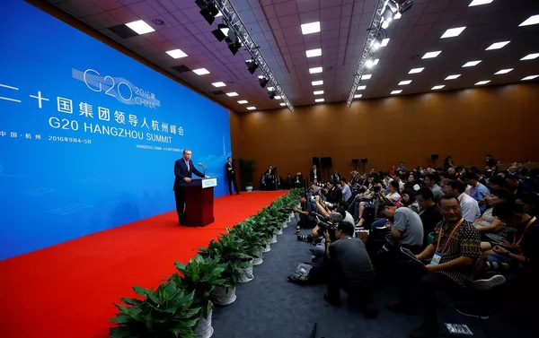 Cumhurbaşkanı Recep Tayyip Erdoğan, G20 Liderler Zirvesi için bulunduğu Çin'in Hangzhou kentinde basın toplantısı düzenledi. Cumhurbaşkanı Recep Tayyip Erdoğan, G20 Liderler Zirvesi için bulunduğu Çin'in Hangzhou kentinde basın toplantısı düzenledi. - Sputnik Türkiye