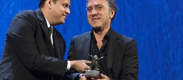 Reha Erdem - Koca Dünya - Sputnik Türkiye