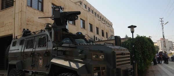 Kayyum kararının ardından Batman Belediyesi'nde arama yapıldı. - Sputnik Türkiye