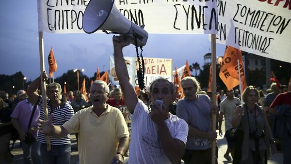 Selanik’te binlerce kişi Çipras hükümetiniz protesto etti. - Sputnik Türkiye