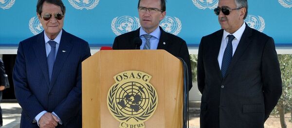 Kuzey Kıbrıs lideri Akıncı ve Kıbrıs Cumhurbaşkanı Anastasiadis - BM Genel Sekreteri'nin Kıbrıs Özel Danışmanı Espen Barth Eide - Sputnik Türkiye