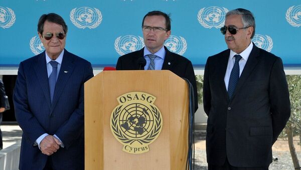 Kuzey Kıbrıs lideri Akıncı ve Kıbrıs Cumhurbaşkanı Anastasiadis - BM Genel Sekreteri'nin Kıbrıs Özel Danışmanı Espen Barth Eide - Sputnik Türkiye