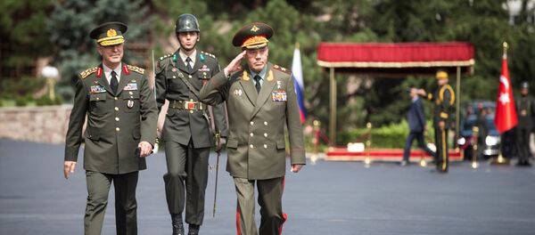 Türkiye Genelkurmay Başkanı Orgeneral Hulusi Akar - Rusya Genelkurmay Başkanı Valeriy Gerasimov Türkiye Genelkurmay Başkanı Orgeneral Hulusi Akar - Rusya Genelkurmay Başkanı Valeriy Gerasimov - Sputnik Türkiye