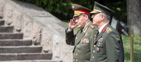 Valeriy Gerasimov - Hulusi Akar Valeriy Gerasimov - Hulusi Akar - Sputnik Türkiye