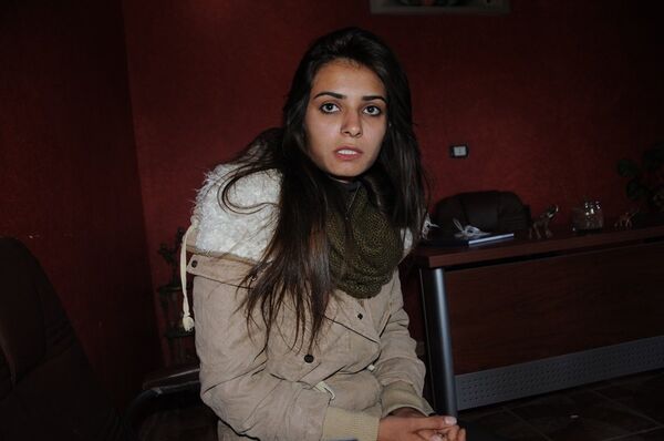 PYD Tel Abyad yöneticisi Cudiya Kurdo, ABD’nin Demokratik Suriye Güçleri’ne yardımcı olmak ve askeri danışmanlık vermek amacıyla Tel Abyad’ta merkez açtığını belirtti. - Sputnik Türkiye